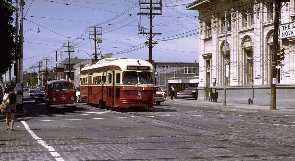 cnr_m_tor_pc45'4517_bathurst+college_19710626_jt_ttc498.jpg