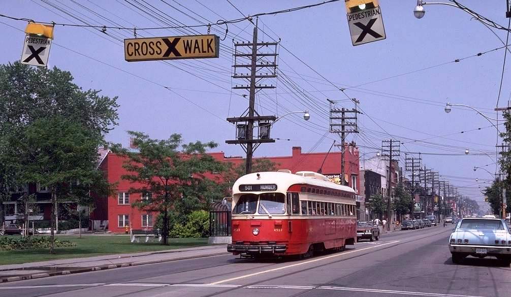 cnr_m_tor_pc45'4523_queen+empire_19800715_jt_ttc562.jpg