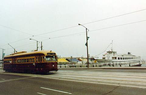 cnr_m_tor_pc45'45xx_queensquay+spadina_bvolk+tl_bvt135.jpg