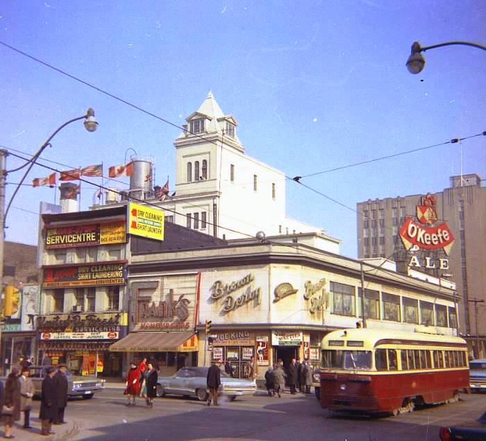 cnr_m_tor_pcai'xxxx_dundas+yonge_rhill-br_ttc401.jpg