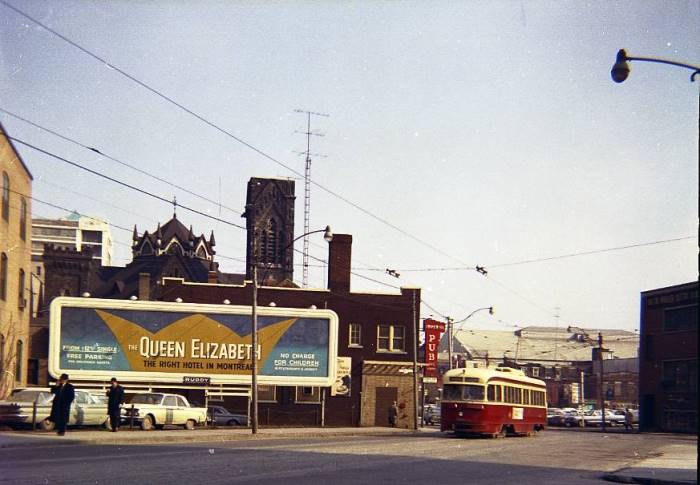 cnr_m_tor_pcai'xxxx_dundassquare_rhill-br_ttc383.jpg