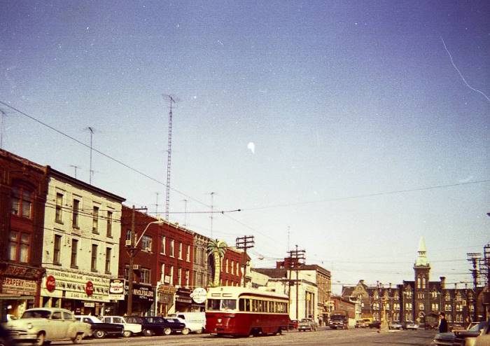 cnr_m_tor_pcai'xxxx_spadina+college_rhill-br_ttc398.jpg
