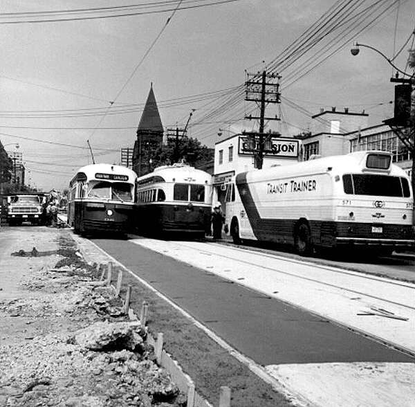 cnr_m_tor_pcal'xxxx_college+bathurst_rhill-br_ttc264.jpg