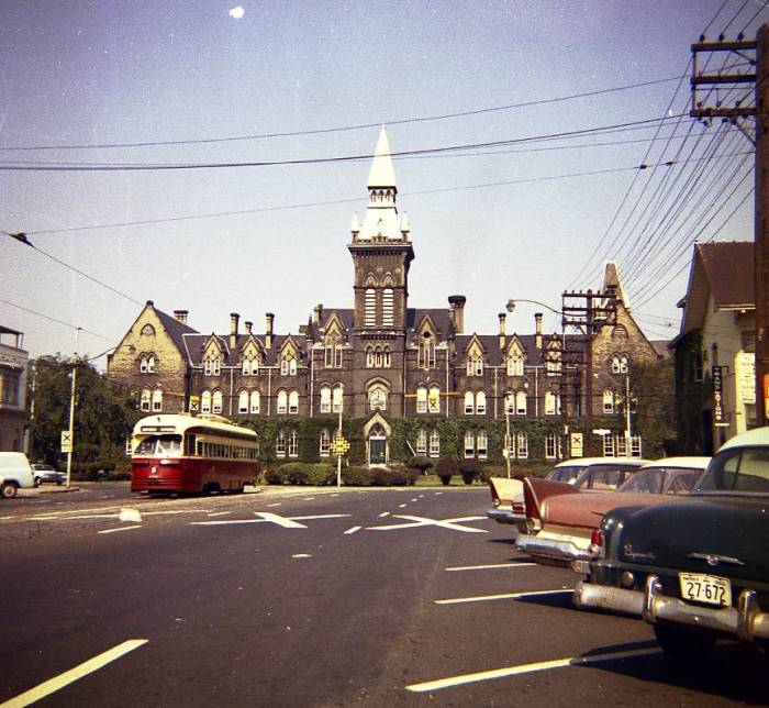 cnr_m_tor_pcal'xxxx_spadina+college_rhill-br_ttc397.jpg