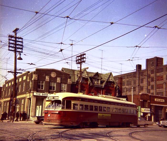cnr_m_tor_pcal'xxxx_spadina+dundas_rhill-br_ttc408.jpg