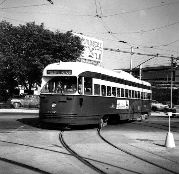 cnr_m_tor_pcbr'4747_dundasweststation_rhill-br_ttc138.jpg