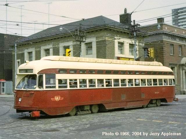 cnr_m_tor_pccl'4626_queen+roncesvalles_196608_japp_ttc458.jpg
