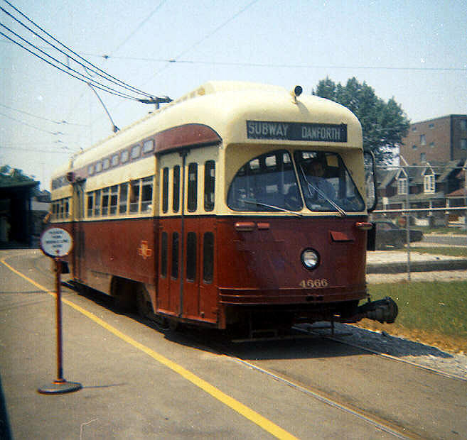 cnr_m_tor_pccl'4666_danforth+woodbine_196710_mhar_ttc333.jpg