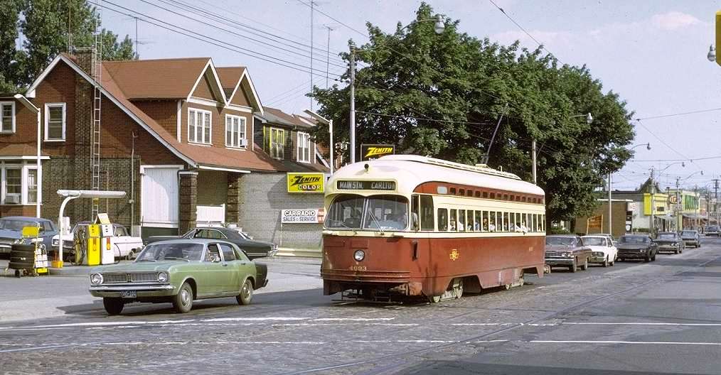 cnr_m_tor_pccl'4693_coxwell+gerrard_19710624_jt_ttc536.jpg