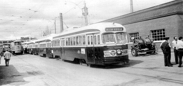 cnr_m_tor_pckc'4750_hillcrestshops_bvolk_bvt088.jpg