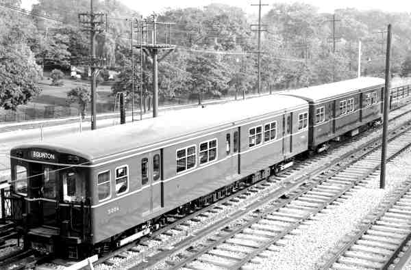 cnr_m_tor_subway'5006,subway'5007_davisville_195310_bvig+jbrom_jwvt009.jpg