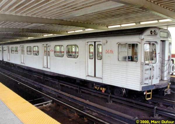 cnr_m_tor_subway'5619_2000_mdufour_ttc227.jpg