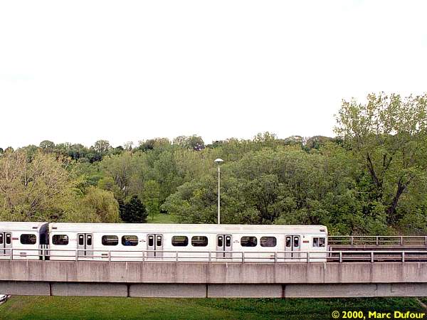 cnr_m_tor_subway'xxxx_old+mill+station_2000_mdufour_ttc225.jpg