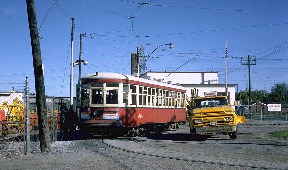 cnr_m_tor_witt'2766_king+dufferin_196409_jt_ttc103.jpg