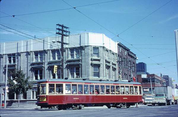 cnr_m_tor_witt'2894_king+spadina_19790911_langstaff_ttc299.jpg