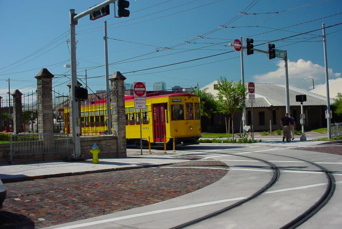 usr_m_tpastp_435_turning+onto+8thave_lewshap_tampa075.jpg