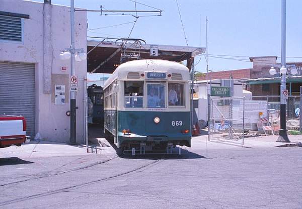 usr_m_tus_opt_kyo869_leaving+barn_billblom_tt03.jpg