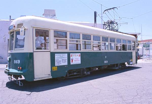usr_m_tus_opt_kyo869_leaving+barn_billblom_tt04.jpg