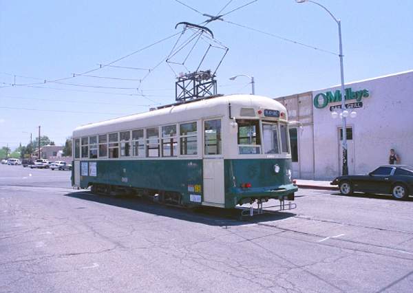 usr_m_tus_opt_kyo869_leaving+barn_billblom_tt05.jpg