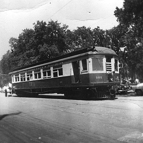 usr_m_wcfn_101_waterloo_195307_dmewhin_wcfn022.jpg