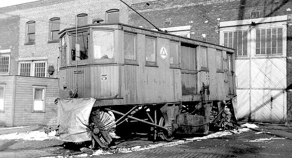 usr_m_westpenn_work'sweeper5_connellsvilleshops_1942_willwhit+bv_wpenn083.jpg